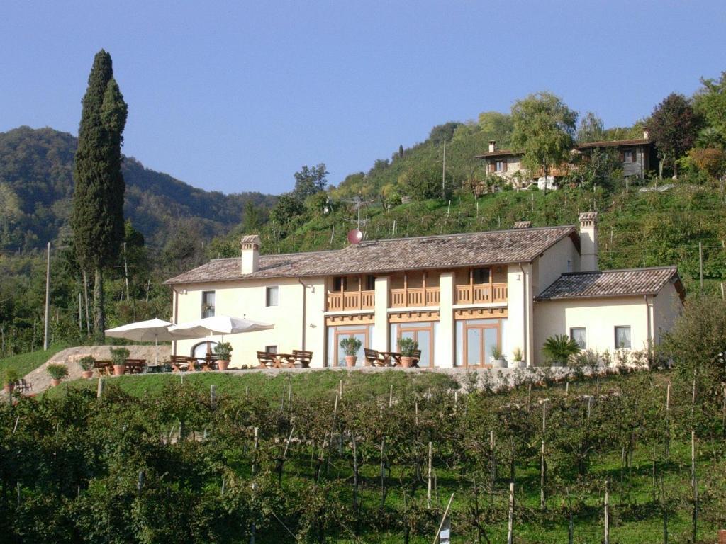 Agriturismo Al Credazzo Guest House Farra di Soligo ภายนอก รูปภาพ